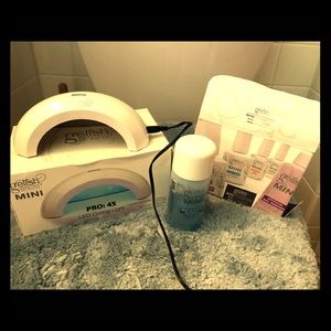 Gelish mini light, starter kit & 14 colors.